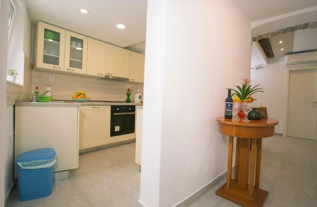 Apartment Sunce Kastela 0*,  Croatia