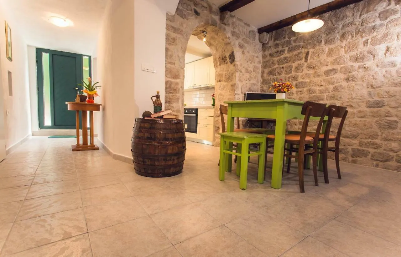 Apartment Sunce Kastela